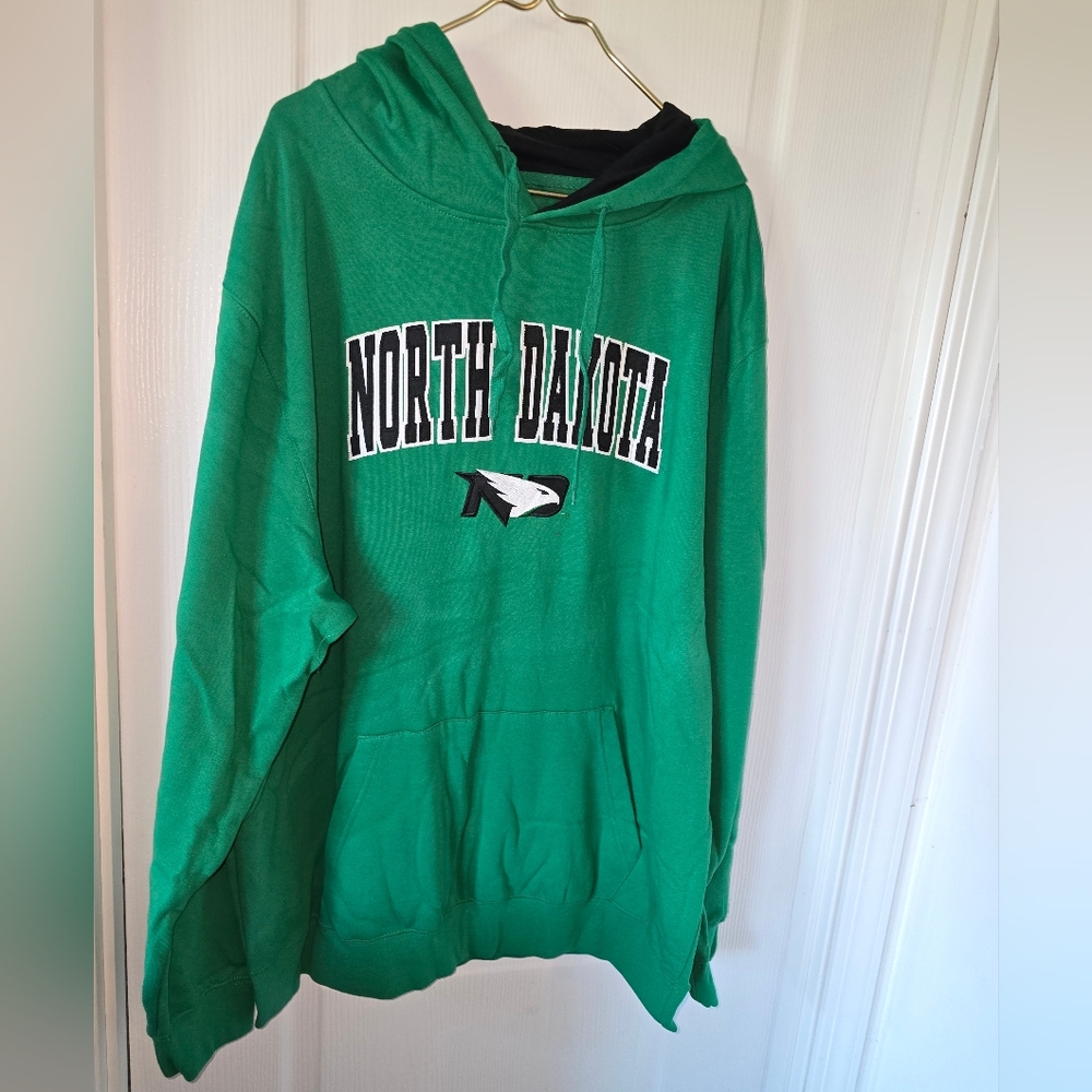 Stadium Athletics Vibrant Green North Dakota Nighthawks 3X.